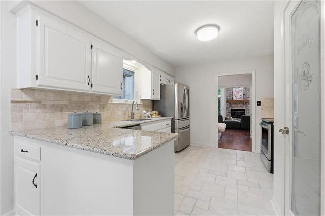 8310 W 120th Terrace, Overland Park, KS 66213