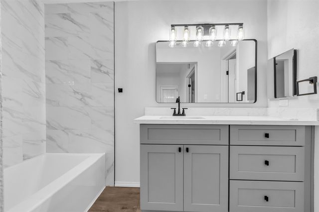 4900 Floyd Street 10, Houston, TX 77007