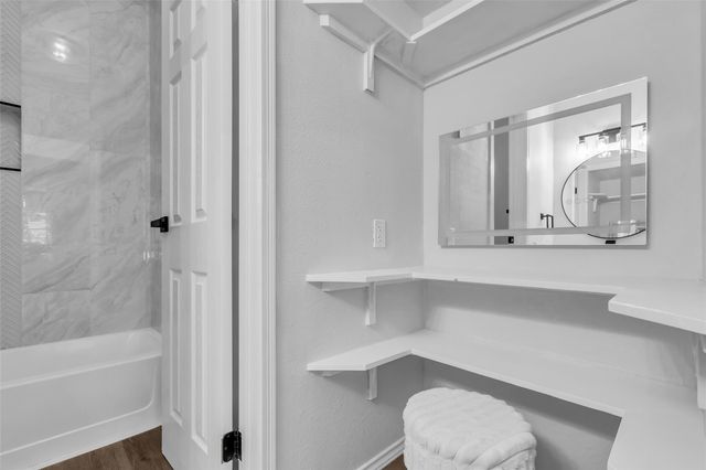 4900 Floyd Street 10, Houston, TX 77007