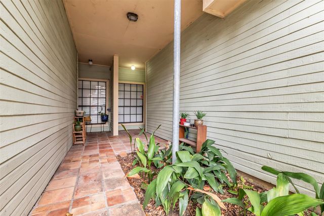 4900 Floyd Street 10, Houston, TX 77007