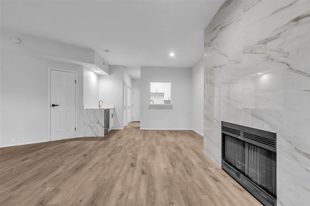 4900 Floyd Street 10, Houston, TX 77007