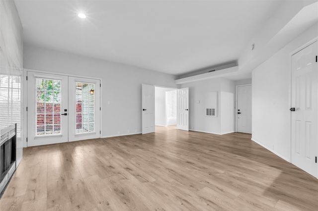 4900 Floyd Street 10, Houston, TX 77007