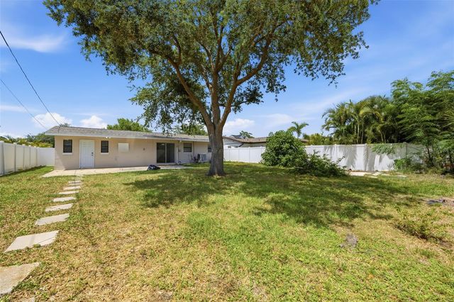 410 42ND AVENUE NE, St Petersburg, FL 33703