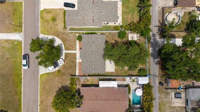 410 42ND AVENUE NE, St Petersburg, FL 33703