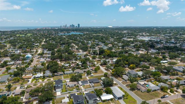 410 42ND AVENUE NE, St Petersburg, FL 33703