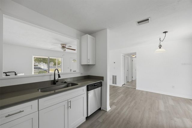 410 42ND AVENUE NE, St Petersburg, FL 33703