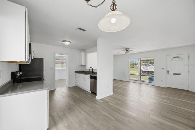 410 42ND AVENUE NE, St Petersburg, FL 33703