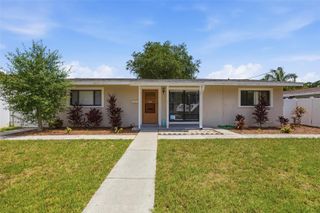 410 42ND AVENUE NE, St Petersburg, FL 33703