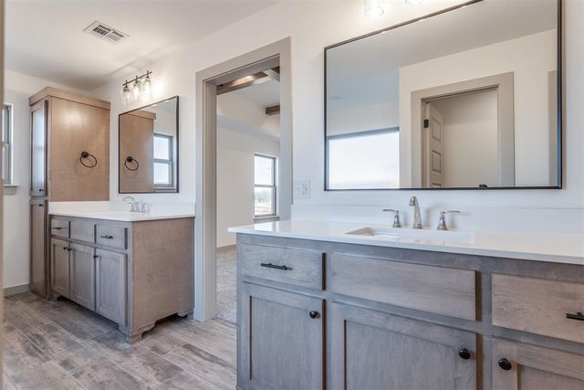 1060 Maverick Pass, Piedmont, OK 73078