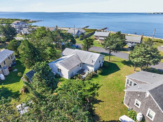 27 Alder St, Fairhaven, MA 02719