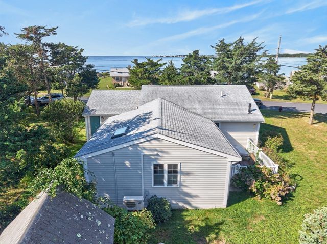 27 Alder St, Fairhaven, MA 02719