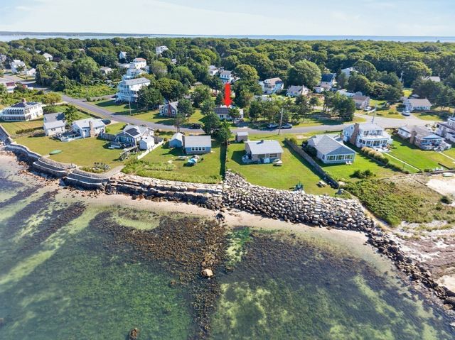 27 Alder St, Fairhaven, MA 02719