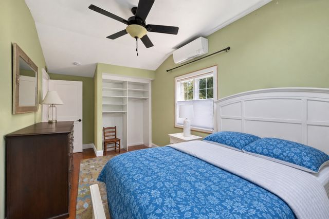 27 Alder St, Fairhaven, MA 02719