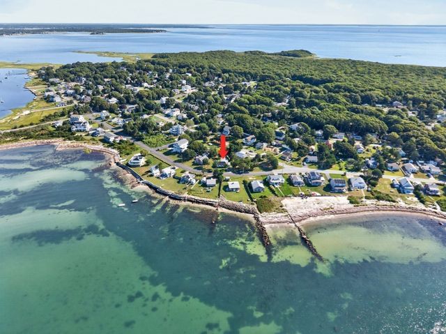 27 Alder St, Fairhaven, MA 02719