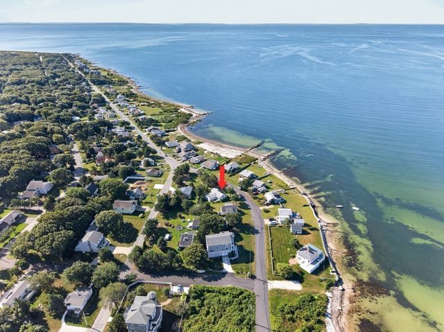 27 Alder St, Fairhaven, MA 02719