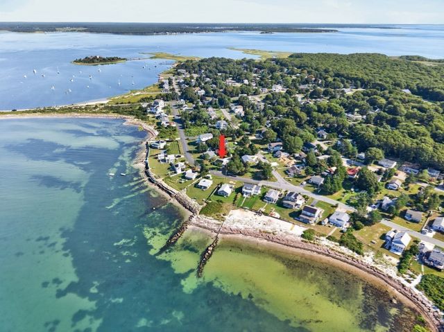 27 Alder St, Fairhaven, MA 02719