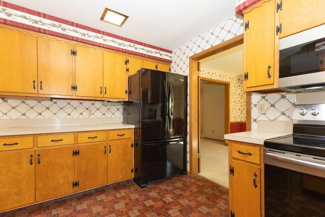 1740 N EUGENE STREET, Appleton, WI 54914