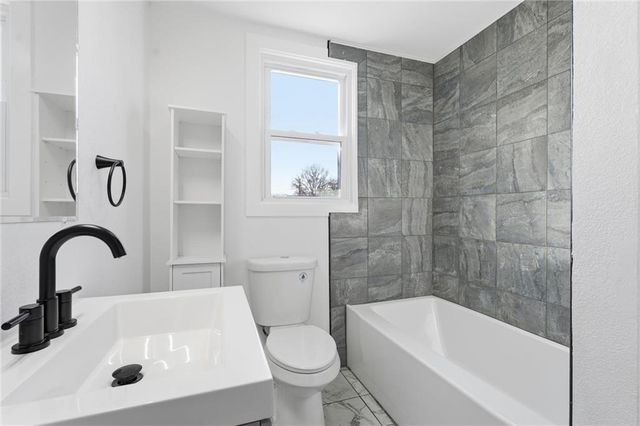 543 Buttinger Place, Leavenworth, KS 66024