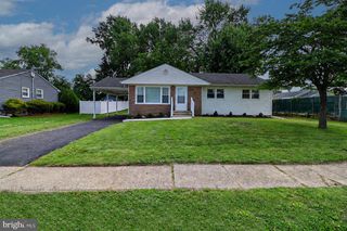 402 PENNINGTON DR, Westampton, NJ 08060