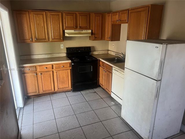 1040 NW 24th Ave, Fort Lauderdale, FL 33311