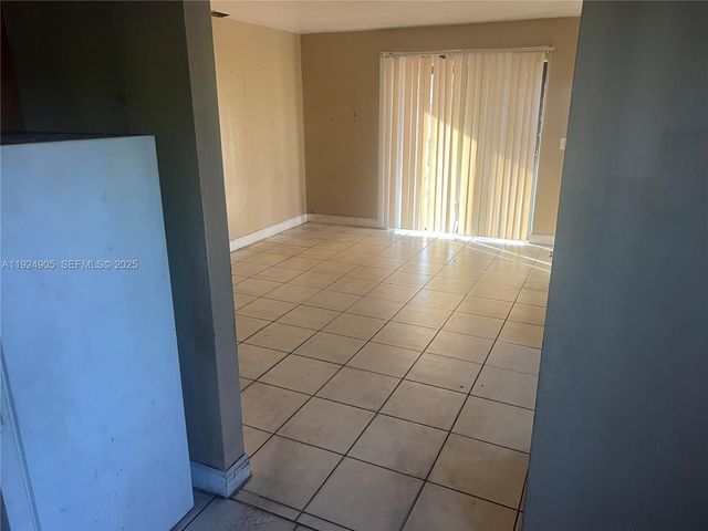 1040 NW 24th Ave, Fort Lauderdale, FL 33311