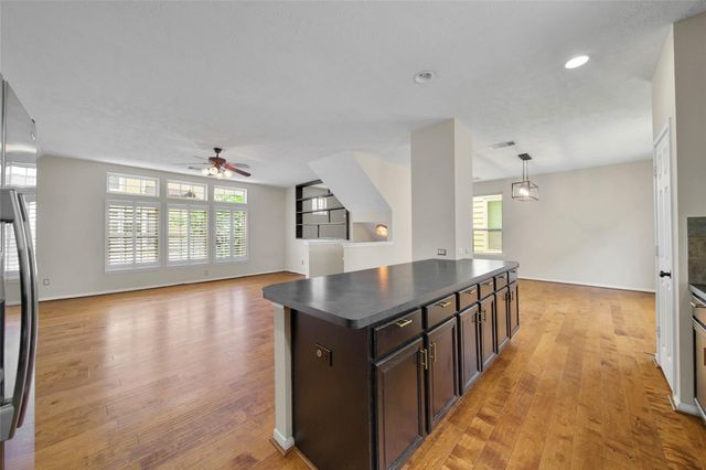 3323 Masters Point Drive, Houston, TX 77091