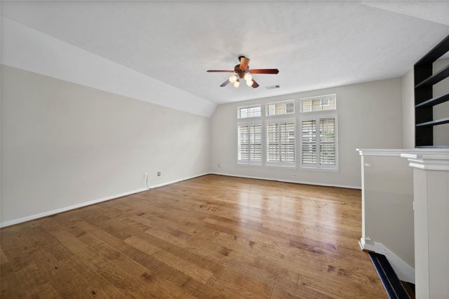 3323 Masters Point Drive, Houston, TX 77091