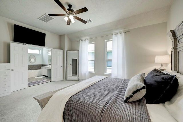 3323 Masters Point Drive, Houston, TX 77091
