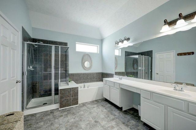 3323 Masters Point Drive, Houston, TX 77091