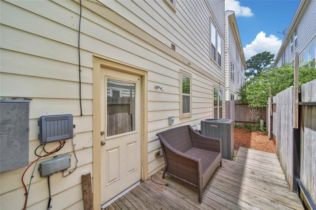 3323 Masters Point Drive, Houston, TX 77091