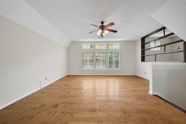 3323 Masters Point Drive, Houston, TX 77091