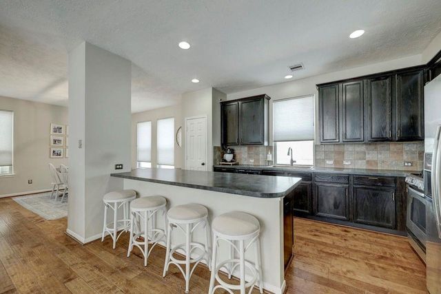 3323 Masters Point Drive, Houston, TX 77091