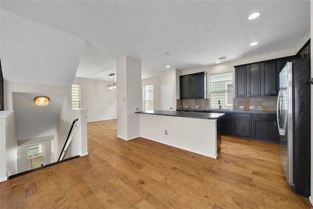 3323 Masters Point Drive, Houston, TX 77091