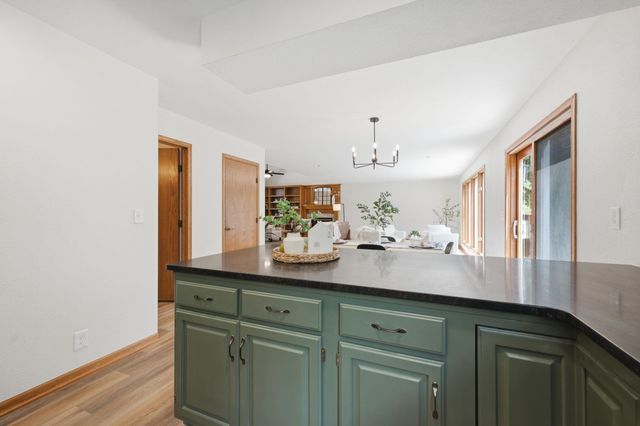 9707 W Jamesburg St, Wichita, KS 67212