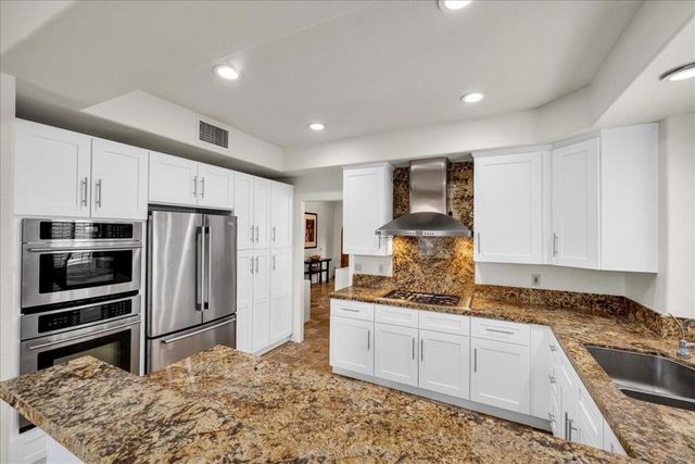 40865 Avenida Estrada, Palm Desert, CA 92260