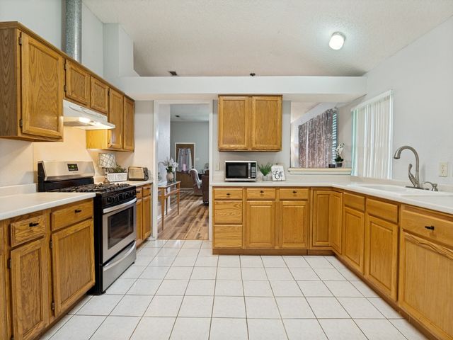 3605 Royal Valley Road, Grand Prairie, TX 75052