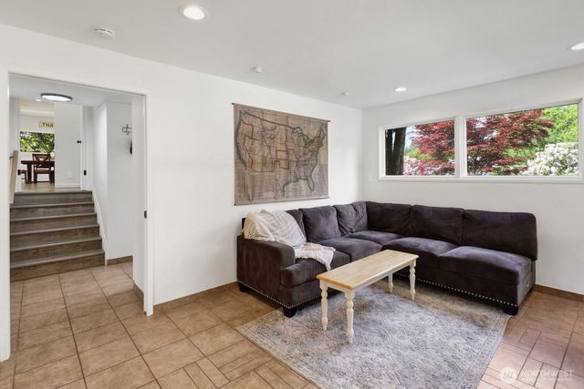 5342 Belfern Drive, Bellingham, WA 98226
