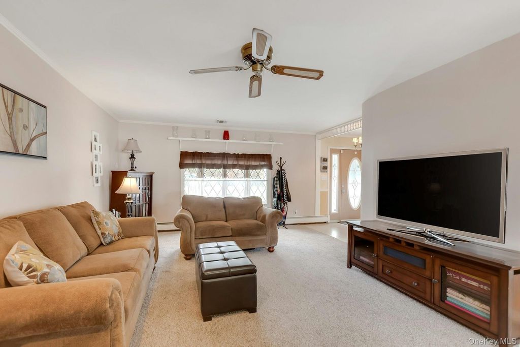 963 Sycamore Avenue, Bohemia, NY 11716 — photo 4