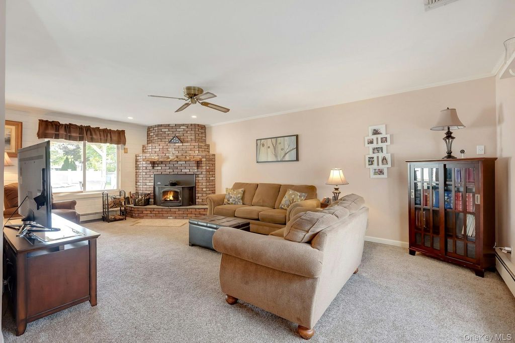 963 Sycamore Avenue, Bohemia, NY 11716 — photo 5