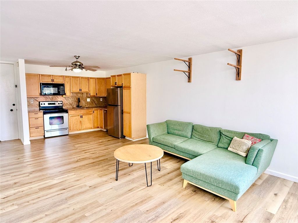 1617 Clark Street 404, Honolulu, HI 96822