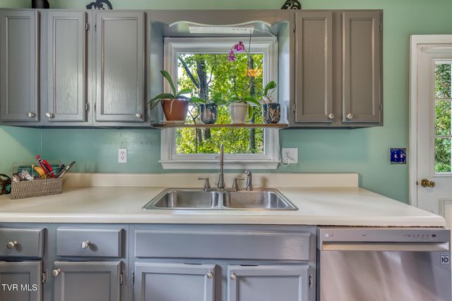 243 Emmett Way, Bristol, TN 37620