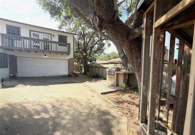 6358 Fitzhugh Dr, Corpus Christi, TX 78414