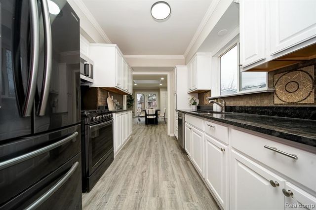 3911 Thomas Avenue, Berkley, MI 48072