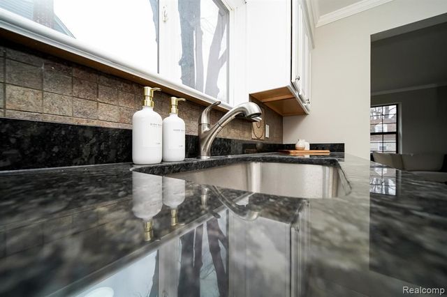 3911 Thomas Avenue, Berkley, MI 48072