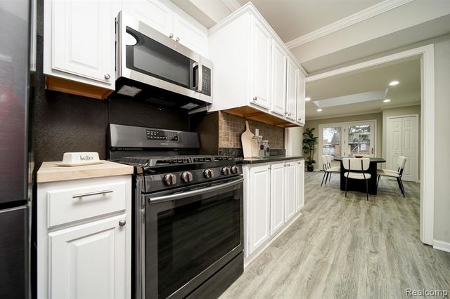 3911 Thomas Avenue, Berkley, MI 48072