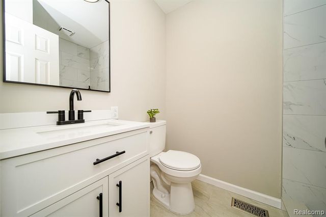 3911 Thomas Avenue, Berkley, MI 48072