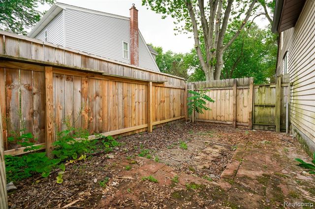 3911 Thomas Avenue, Berkley, MI 48072