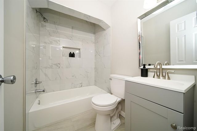 3911 Thomas Avenue, Berkley, MI 48072