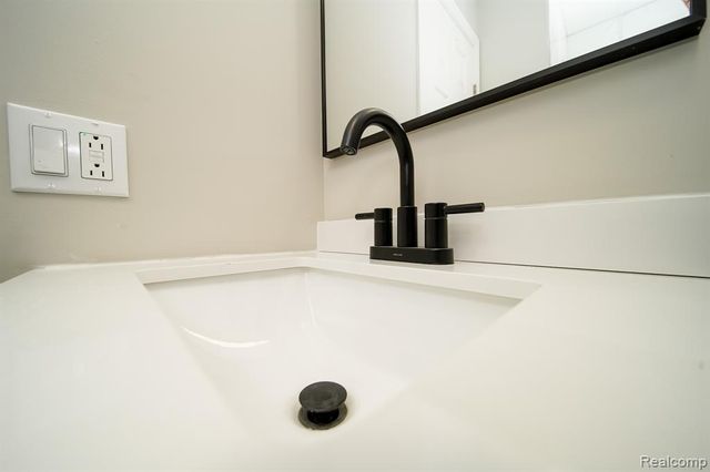 3911 Thomas Avenue, Berkley, MI 48072