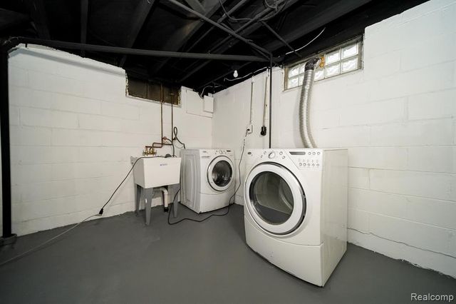 3911 Thomas Avenue, Berkley, MI 48072